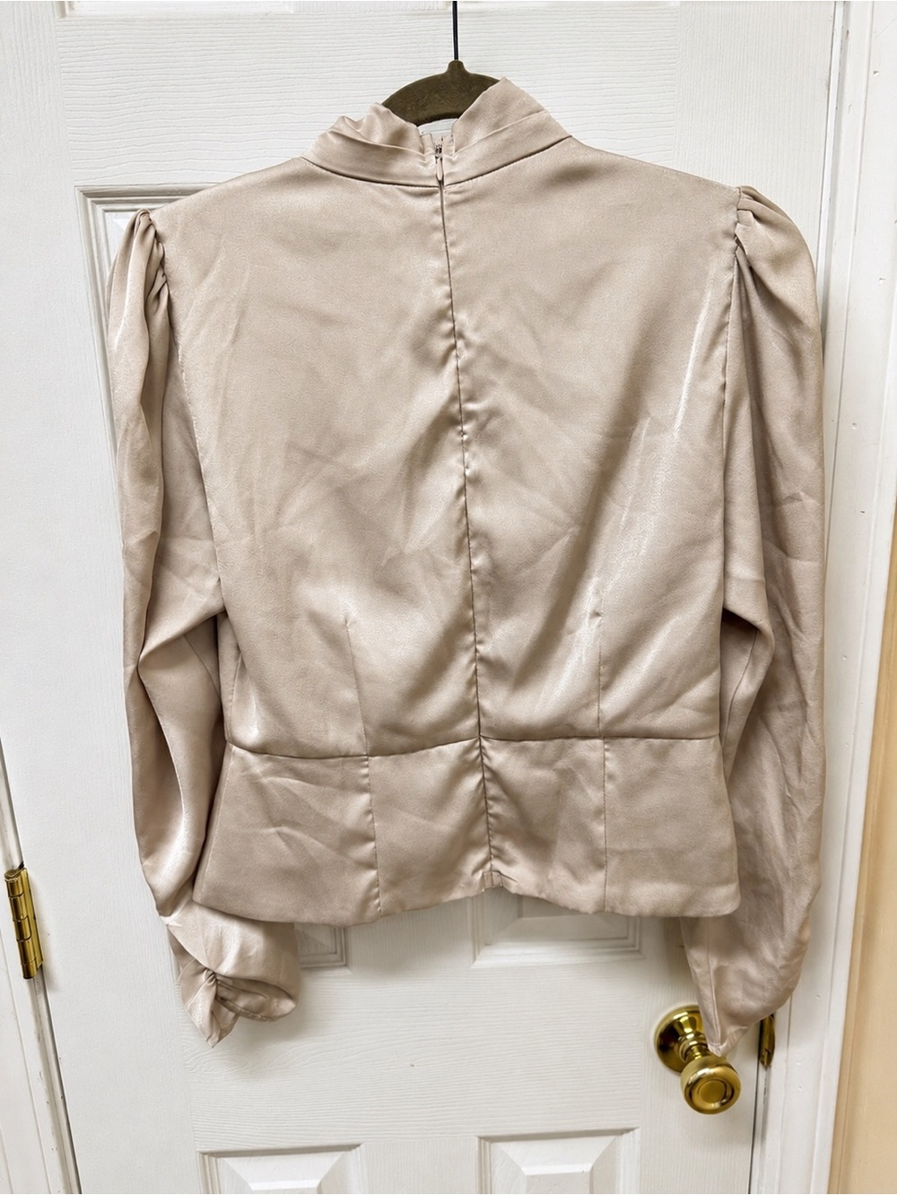ASTR The Label Champagne Satin Tie Neck Puff Sleeve Blouse Size M - Picture 9 of 14